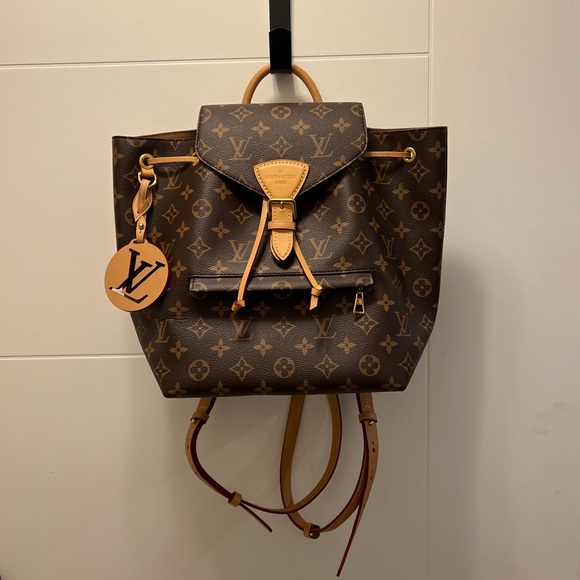 Louis Vuitton Handbags - Louis Vuitton - Monogram Montsouris PM